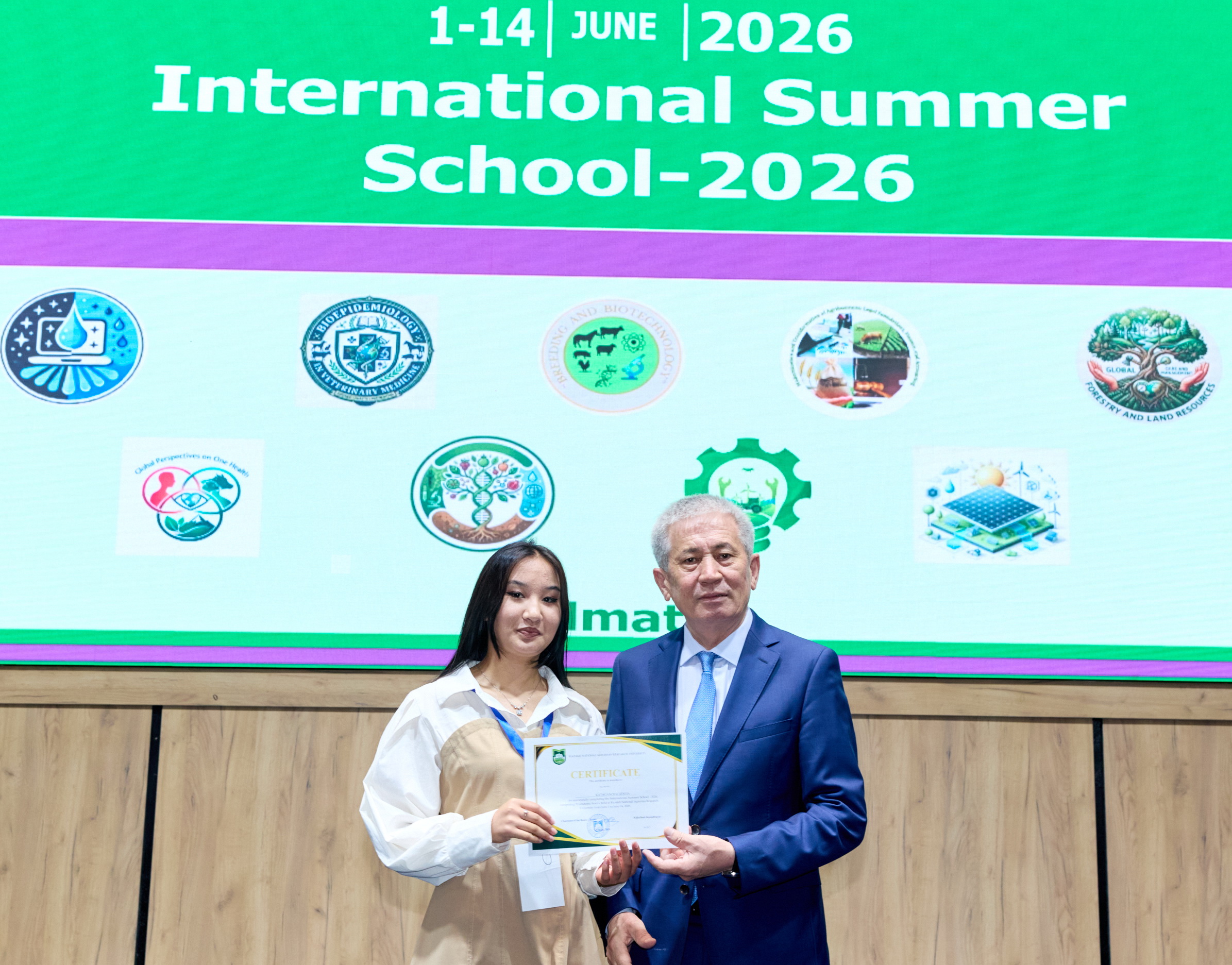 В KazNARU ЗАВЕРШИЛАСЬ МЕЖДУНАРОДНАЯ ЛЕТНЯЯ ШКОЛА – 2026