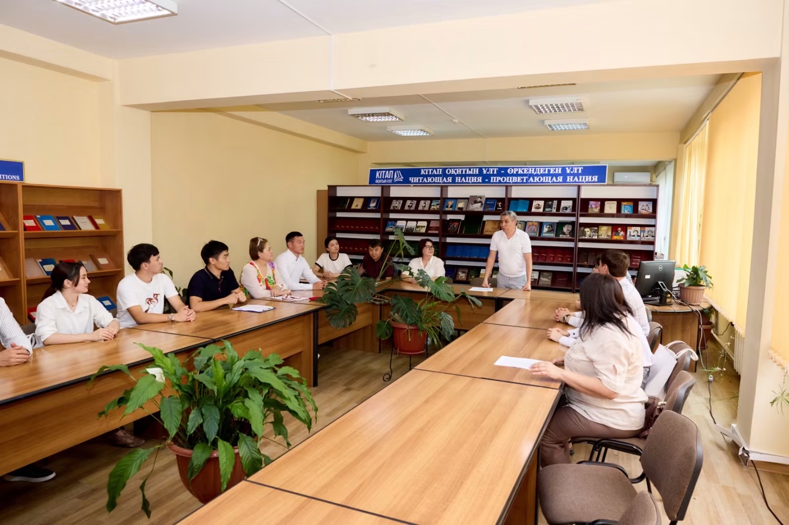 ЖАҢА КОНСТИТУЦИЯ: ТӘУЕЛСІЗДІК ҚҰНДЫЛЫҚТАРЫ МЕН ЖАҢАРУ БАҒЫТЫ