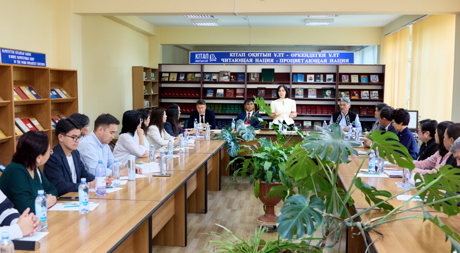 KazNARU-да КӘСІБИ ҚАЗАҚ ТІЛІН ОҚЫТУҒА АРНАЛҒАН ЖАҢА ОҚУ ҚҰРАЛЫ ТАНЫСТЫРЫЛДЫ