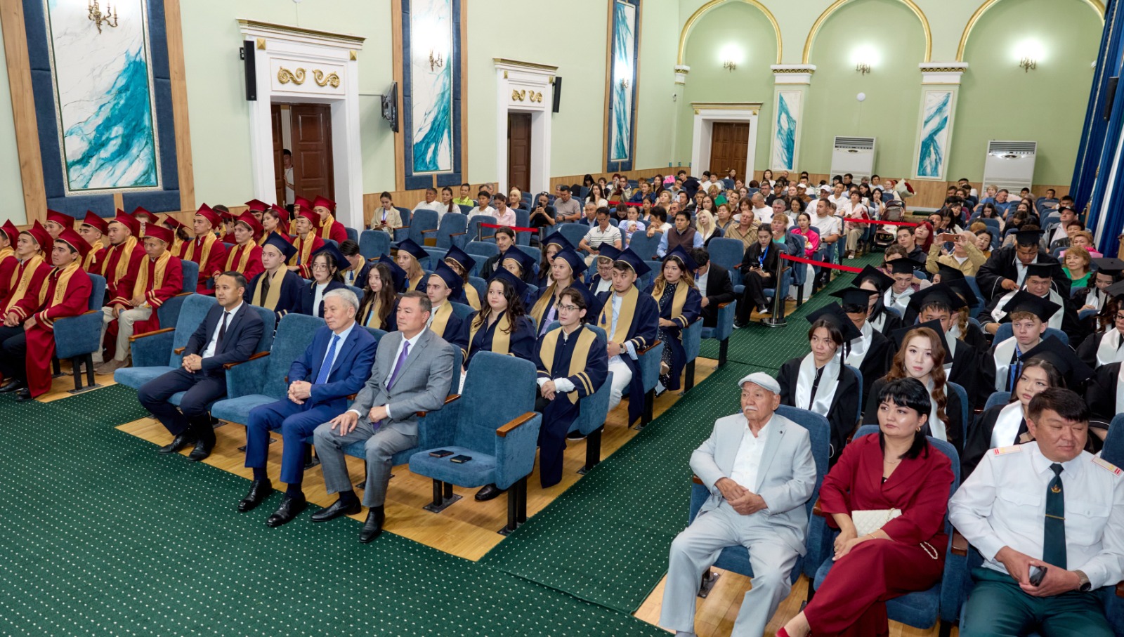 KazNARU-да «ВЕТЕРИНАРИЯ ЖӘНЕ ЗООИНЖЕНЕРИЯ» ФАКУЛЬТЕТІНІҢ ТҮЛЕКТЕРІНЕ ДИПЛОМ ТАБЫСТАЛДЫ