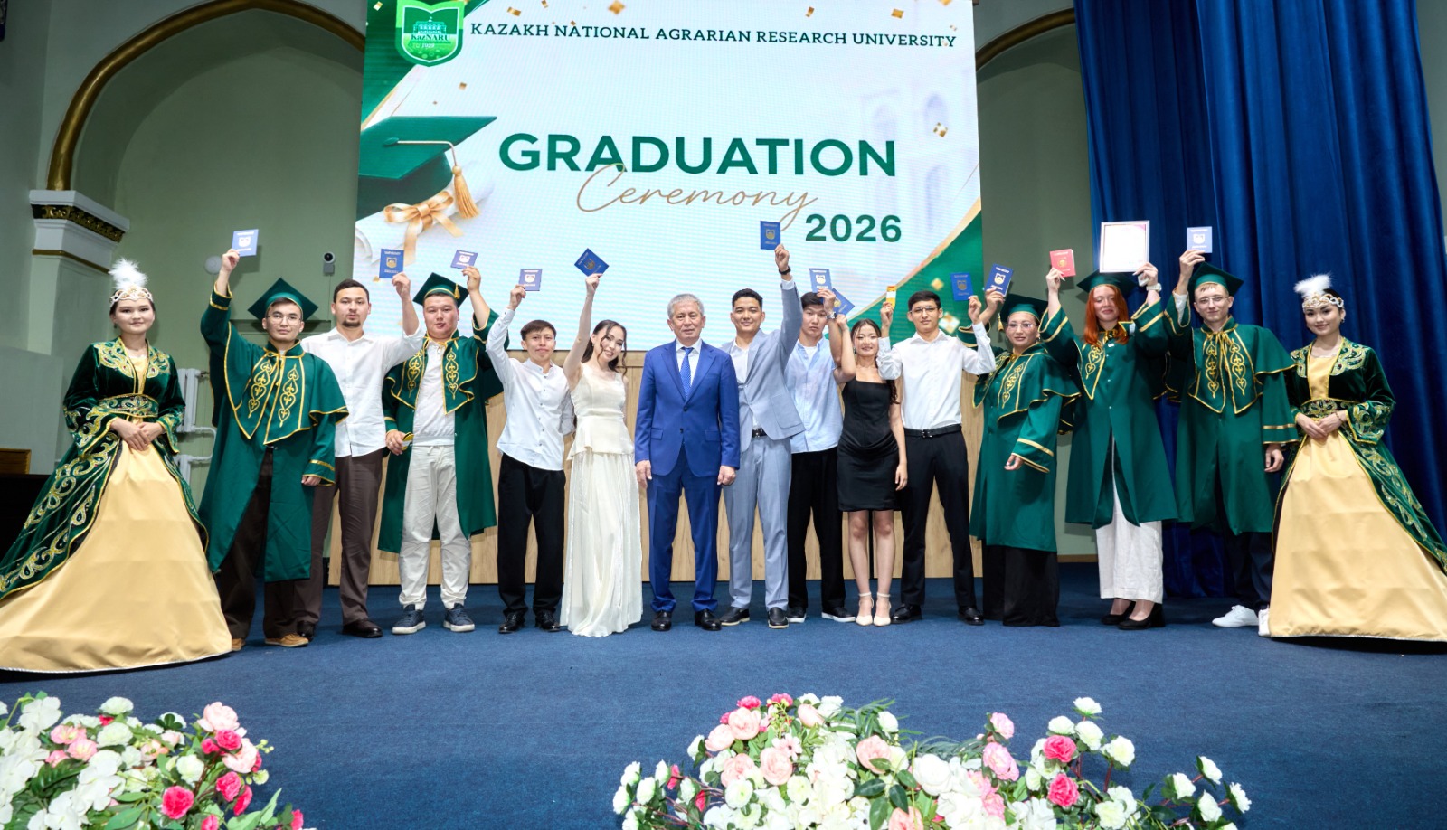KazNARU ТҮЛЕКТЕРІНЕ ДИПЛОМ ТАБЫСТАЛДЫ