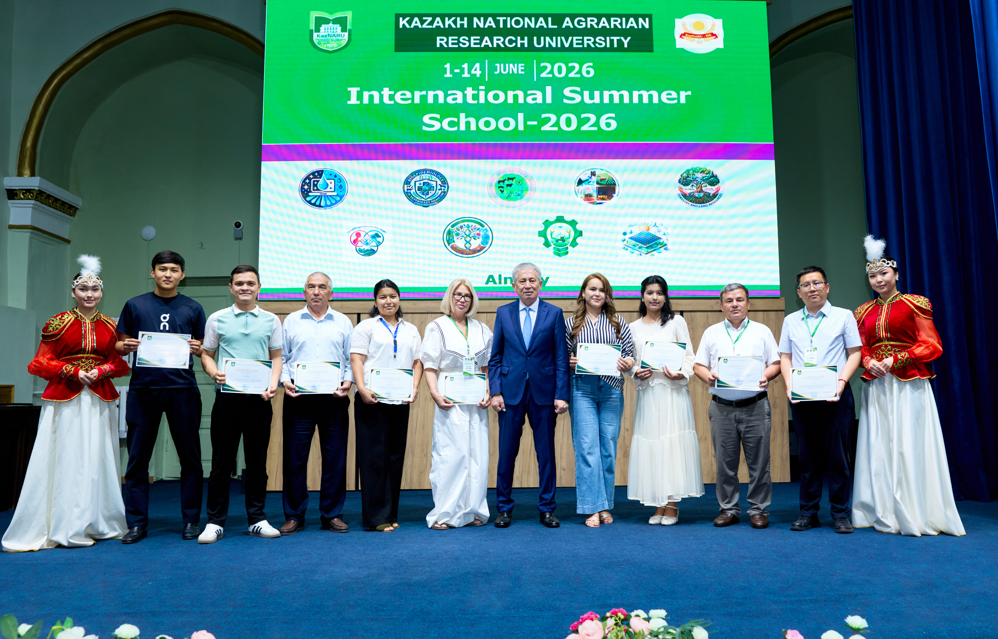 В KazNARU ЗАВЕРШИЛАСЬ МЕЖДУНАРОДНАЯ ЛЕТНЯЯ ШКОЛА – 2026
