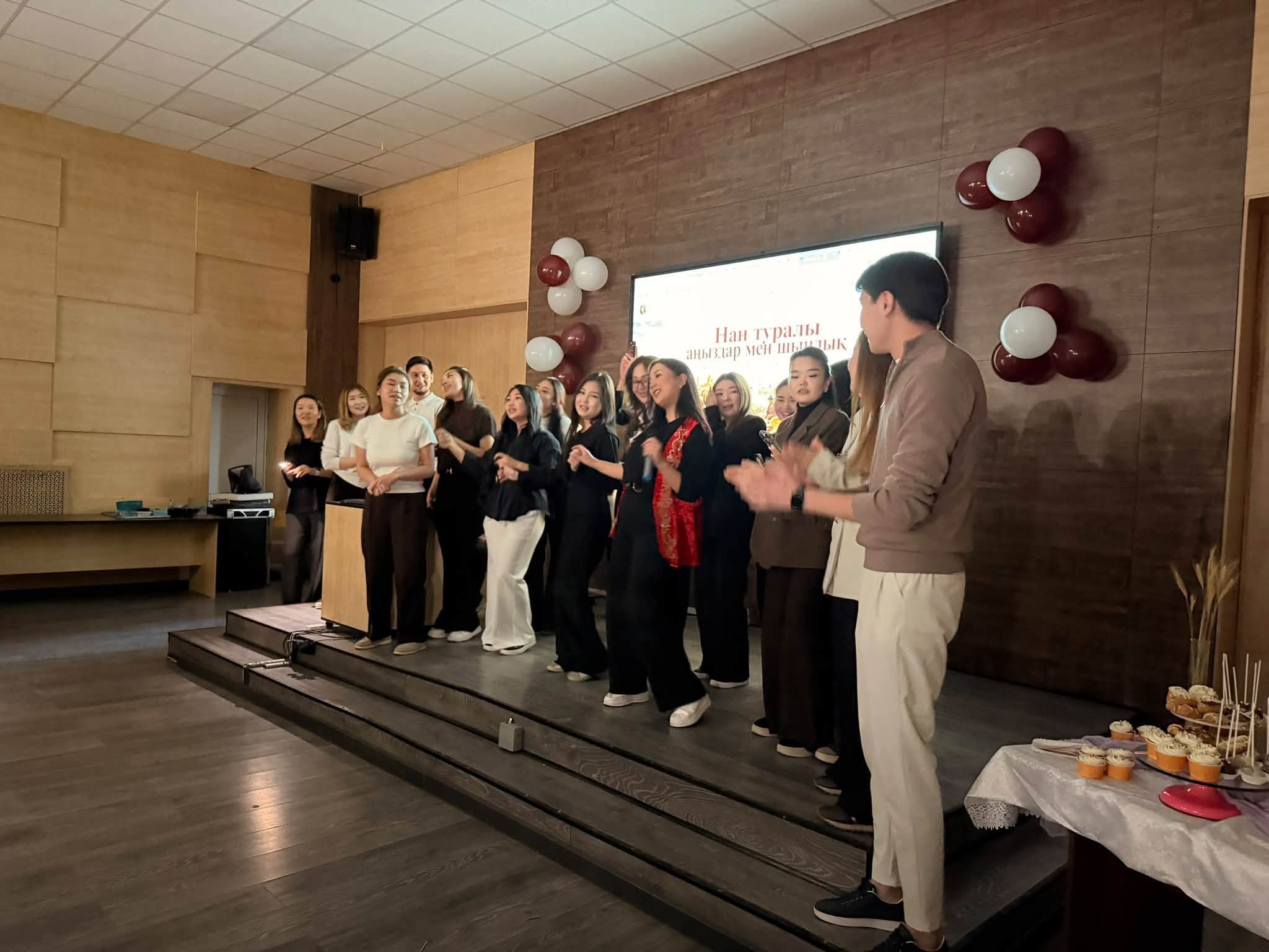 KazNARU СТУДЕНТТЕРІ ДҮНИЕЖҮЗІЛІК НАН КҮНІН АТАП ӨТТІ