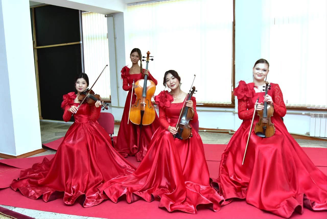 🇬🇧 KazNARU STUDENTS WIN GRAND PRIX AT THE SHABYT – 2026 NATIONAL CREATIVE FESTIVAL! 🏆